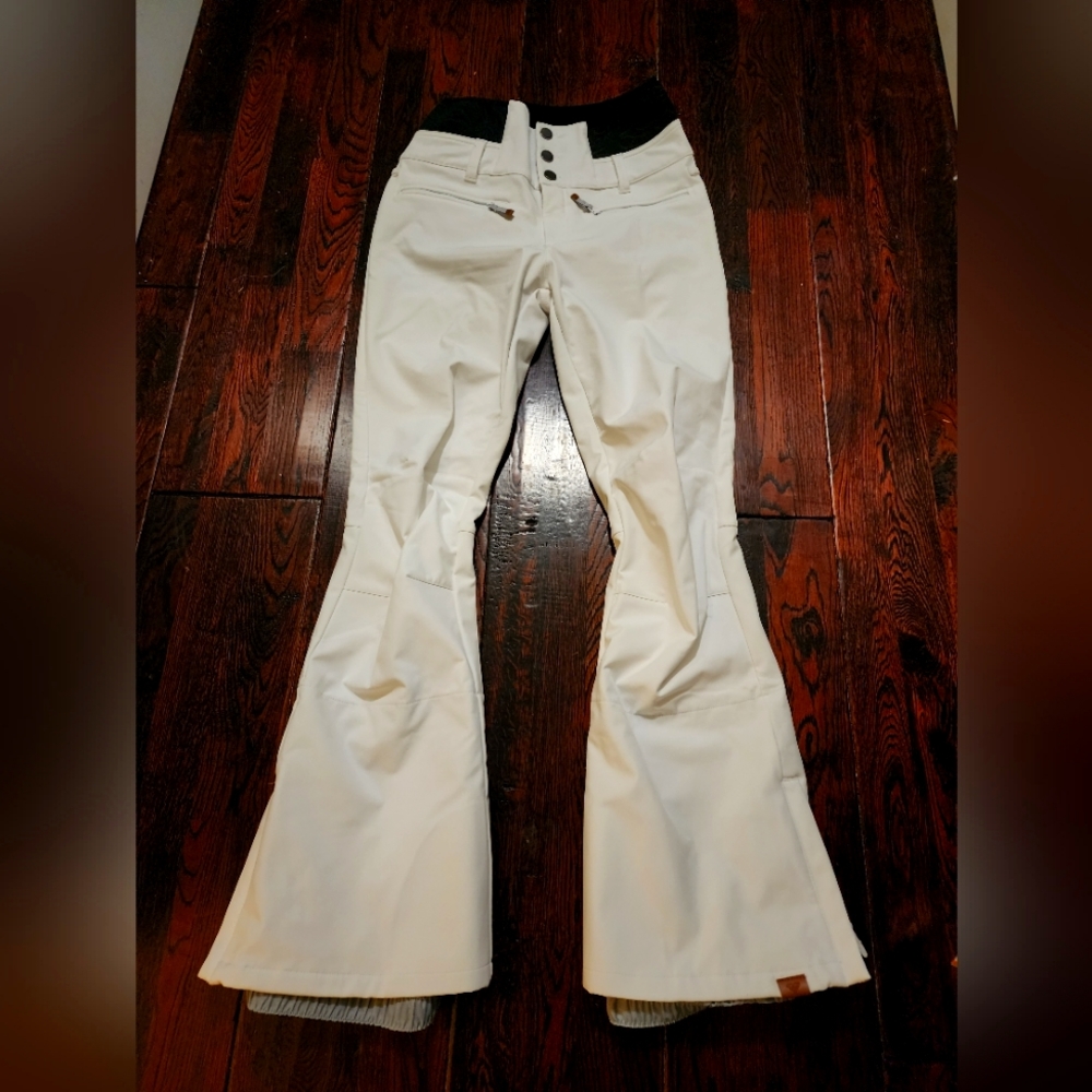 ROXY SNOW PANTS NEW NO Tags